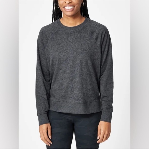 Vuori Tops - VUORI Halo Crew Long Sleeve Pullover Sweater Charcoal Heather Women’s Size Small